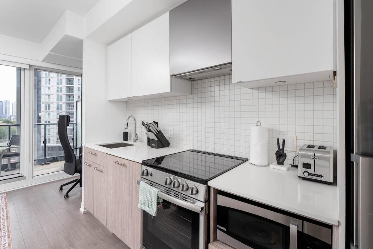 Chic By Eaton Centre Apartment Toronto