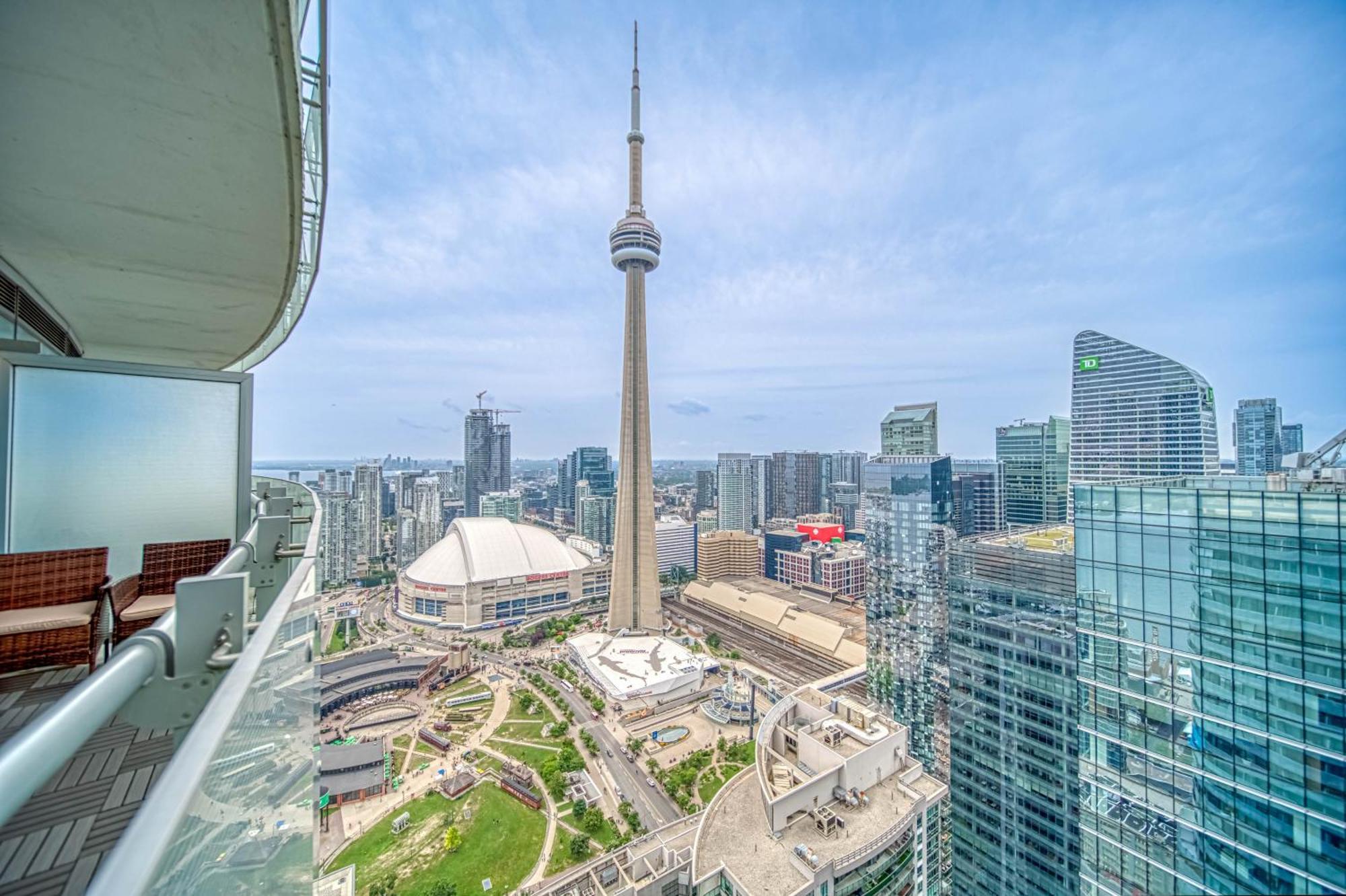 Royal York Apartment *