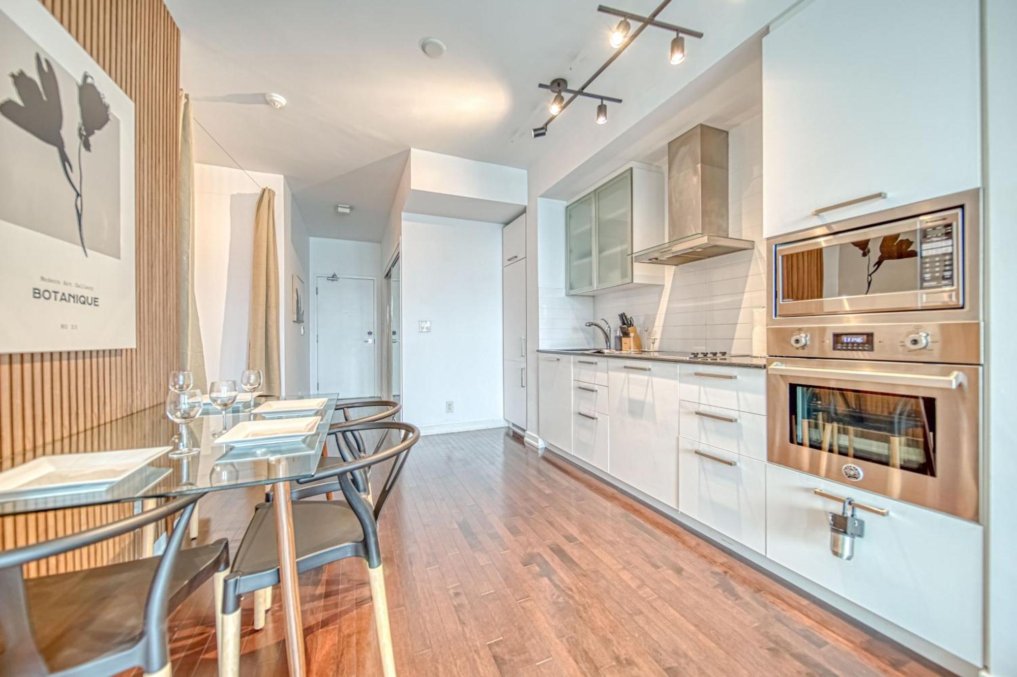 Royal York Apartment