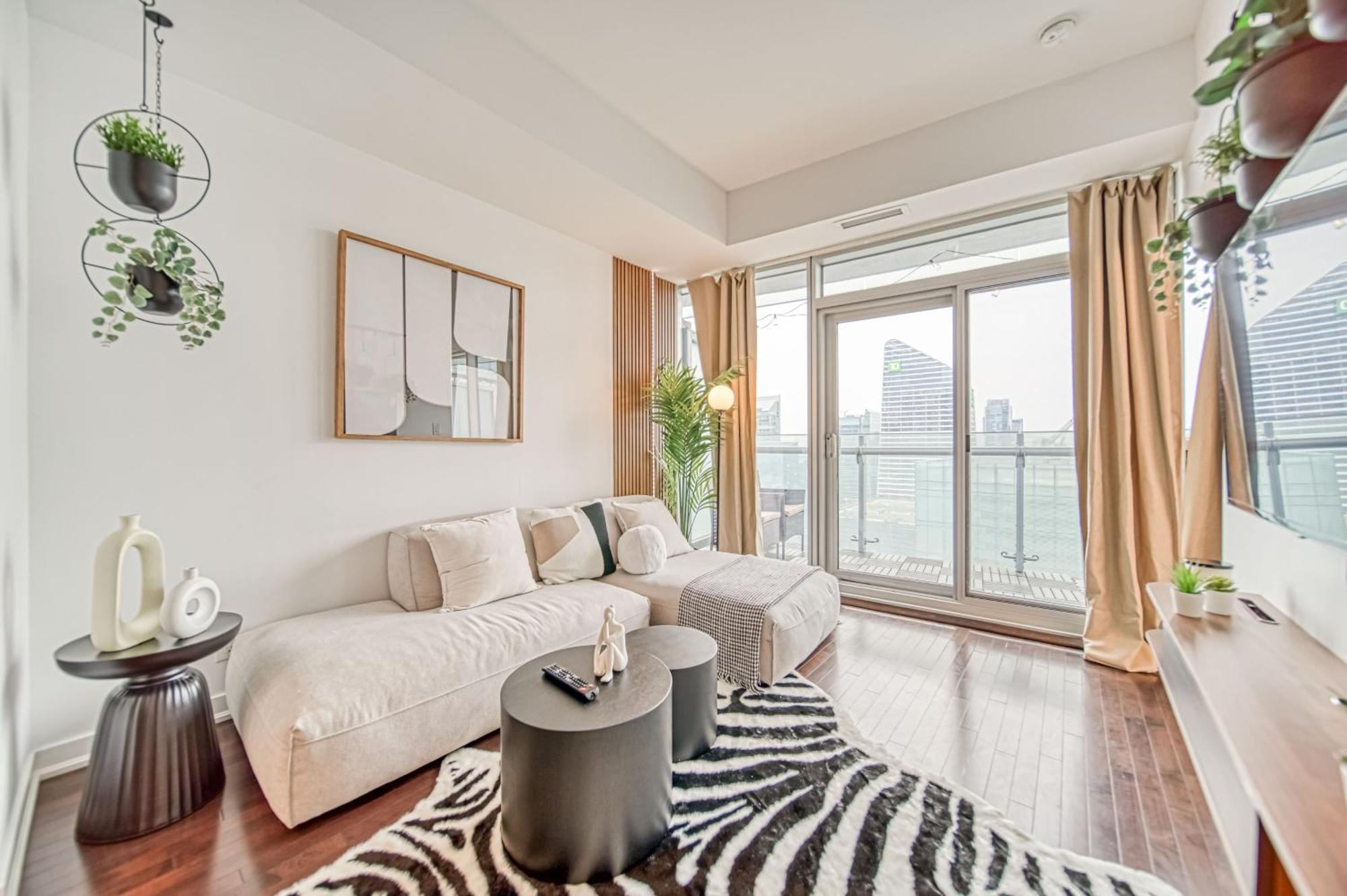 Royal York Apartment