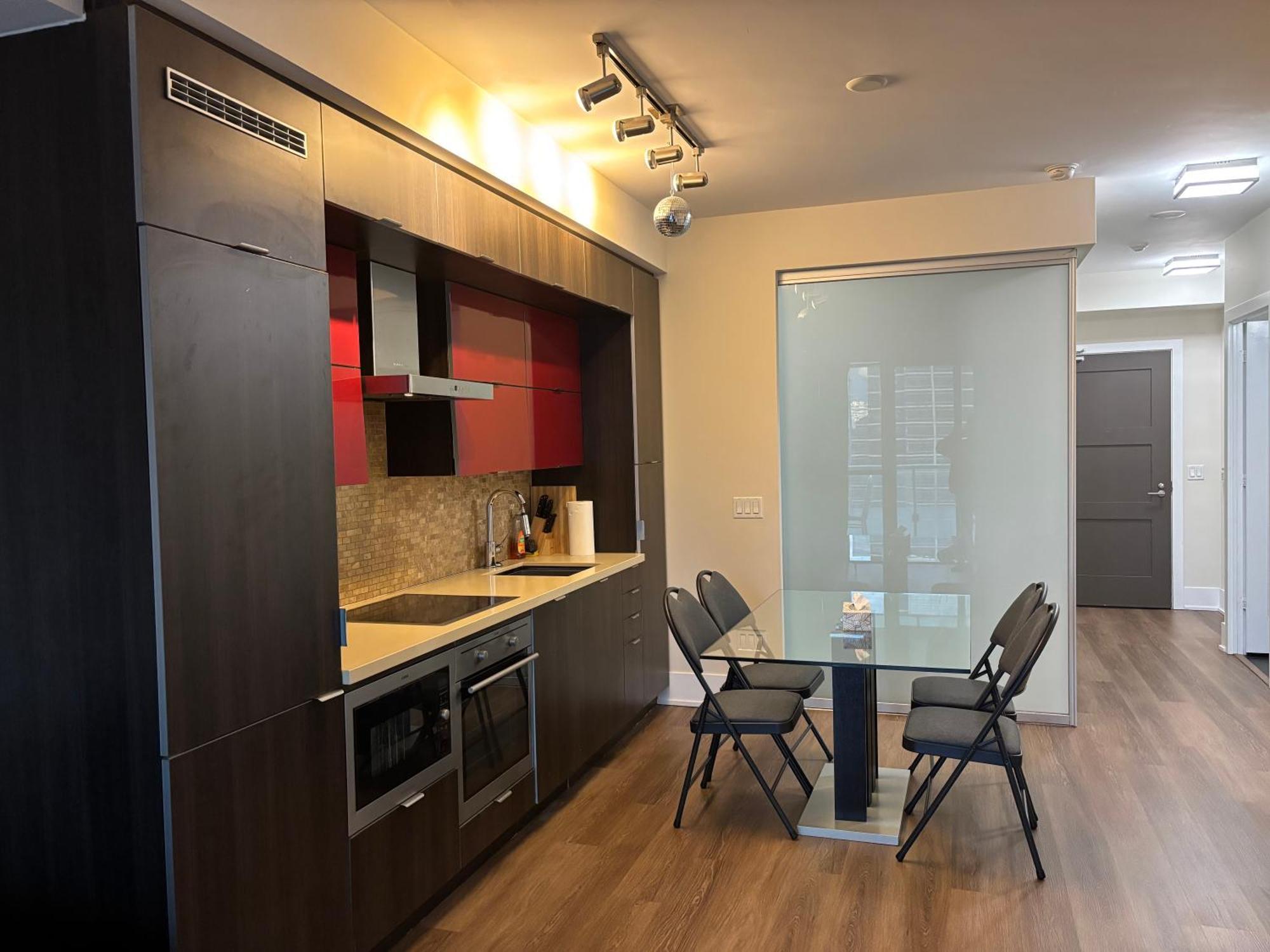 Apartment Downtown With Pool And Free Parking Toronto