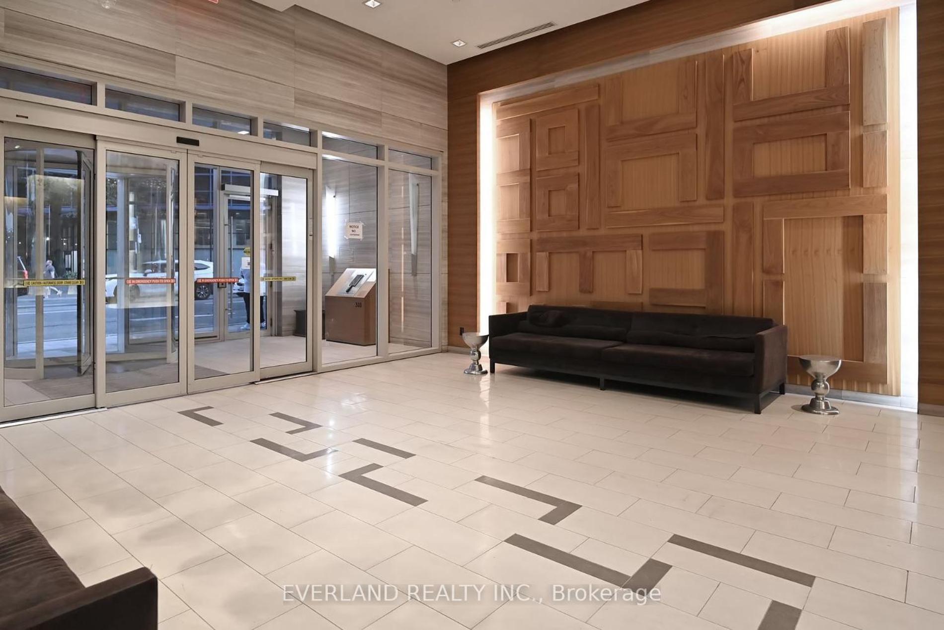 Apartment Downtown With Pool And Free Parking *