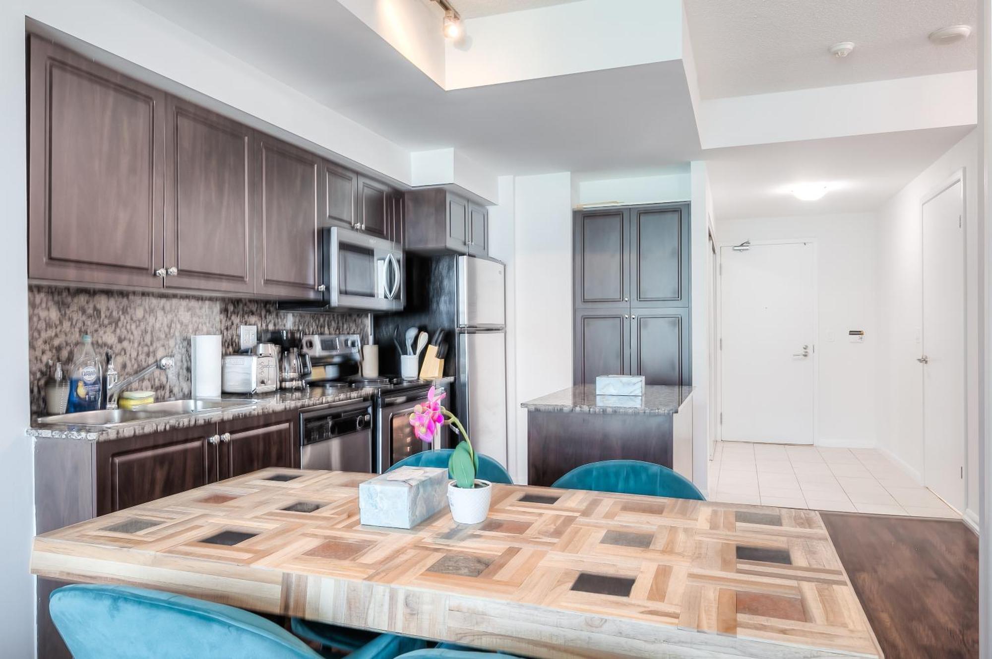 Rivetstays - The Neptune Apartment Toronto