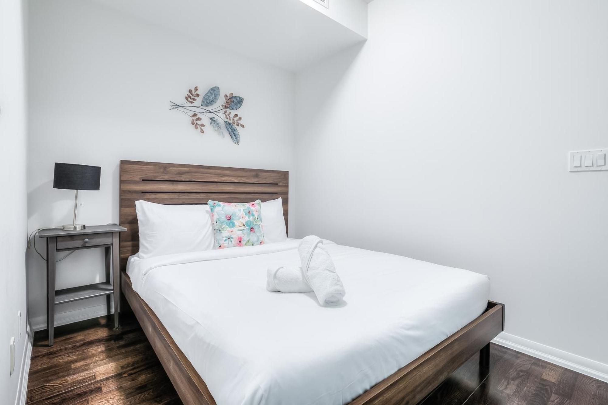Rivetstays - The Neptune Apartment Toronto