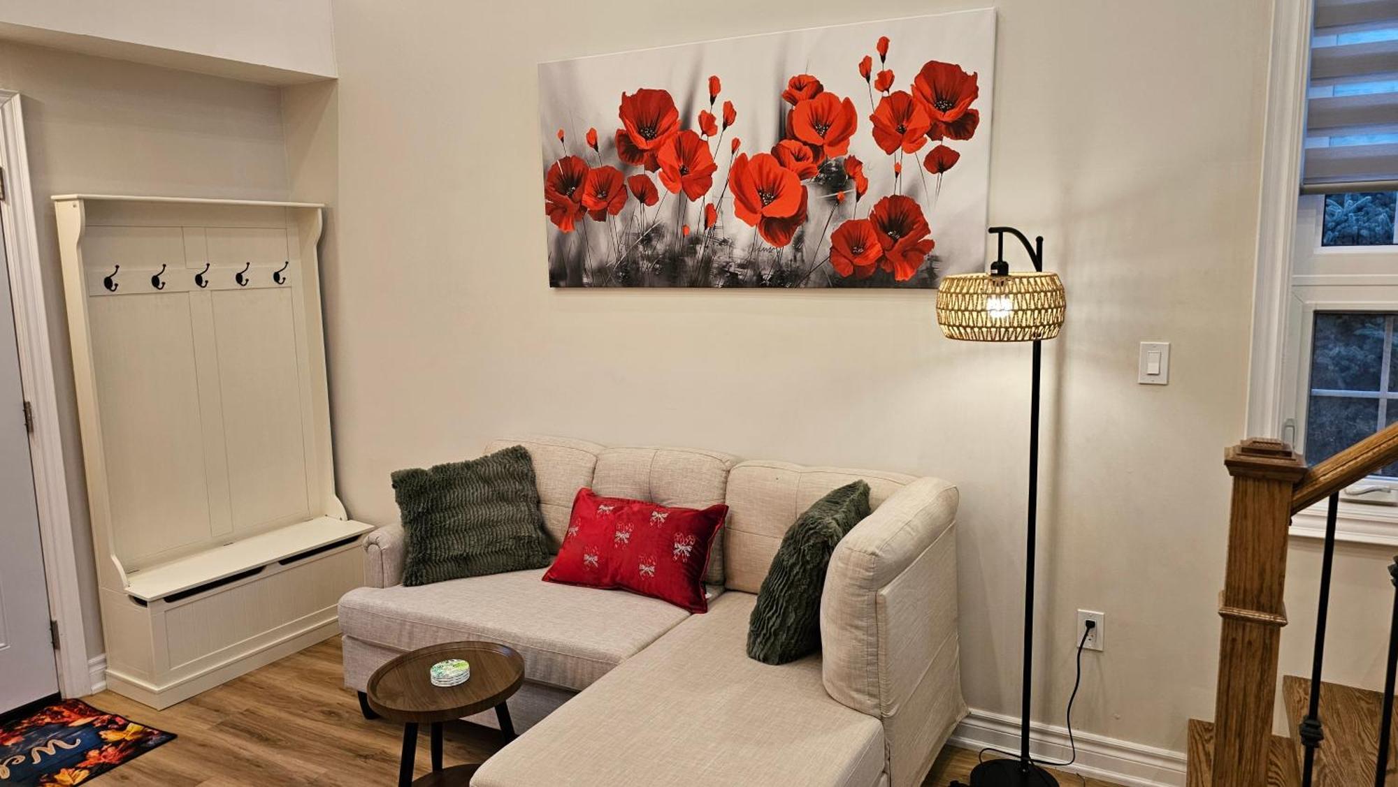 Luxury Family House 3 Beds, 1 Bath, 5 Guest Ferienhaus Toronto