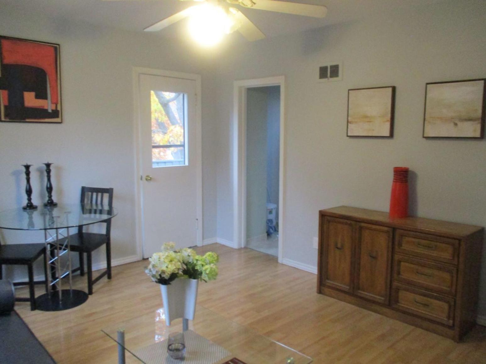 High Park Double With Exclusive Washroom Kitchen And Living *