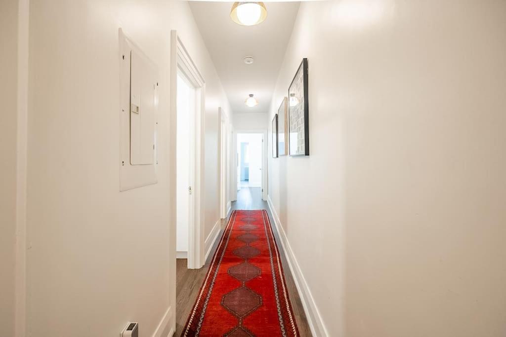 Beautiful Luxurious In Apartment Toronto