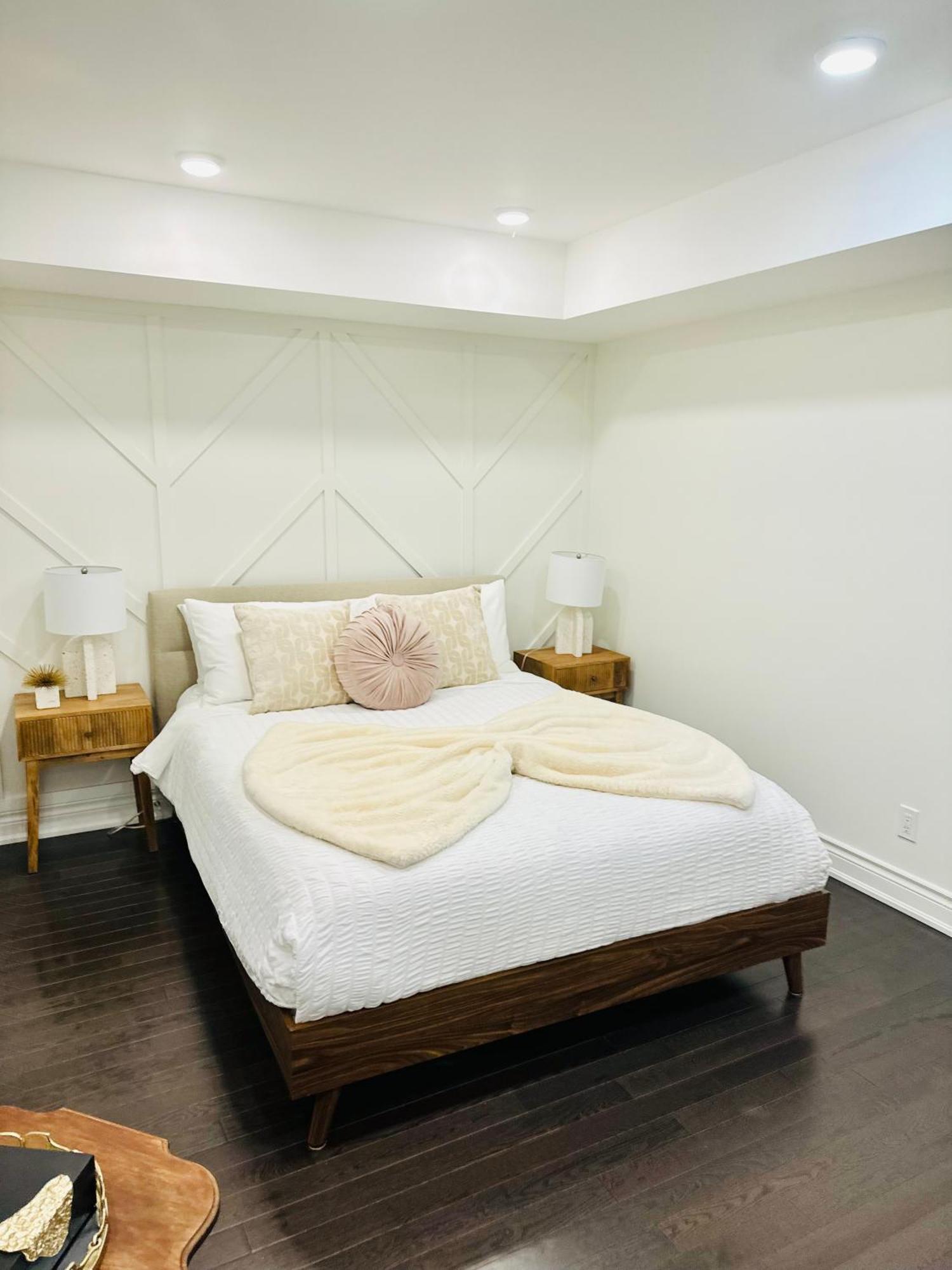 Apartment Dufferin Serenity Toronto