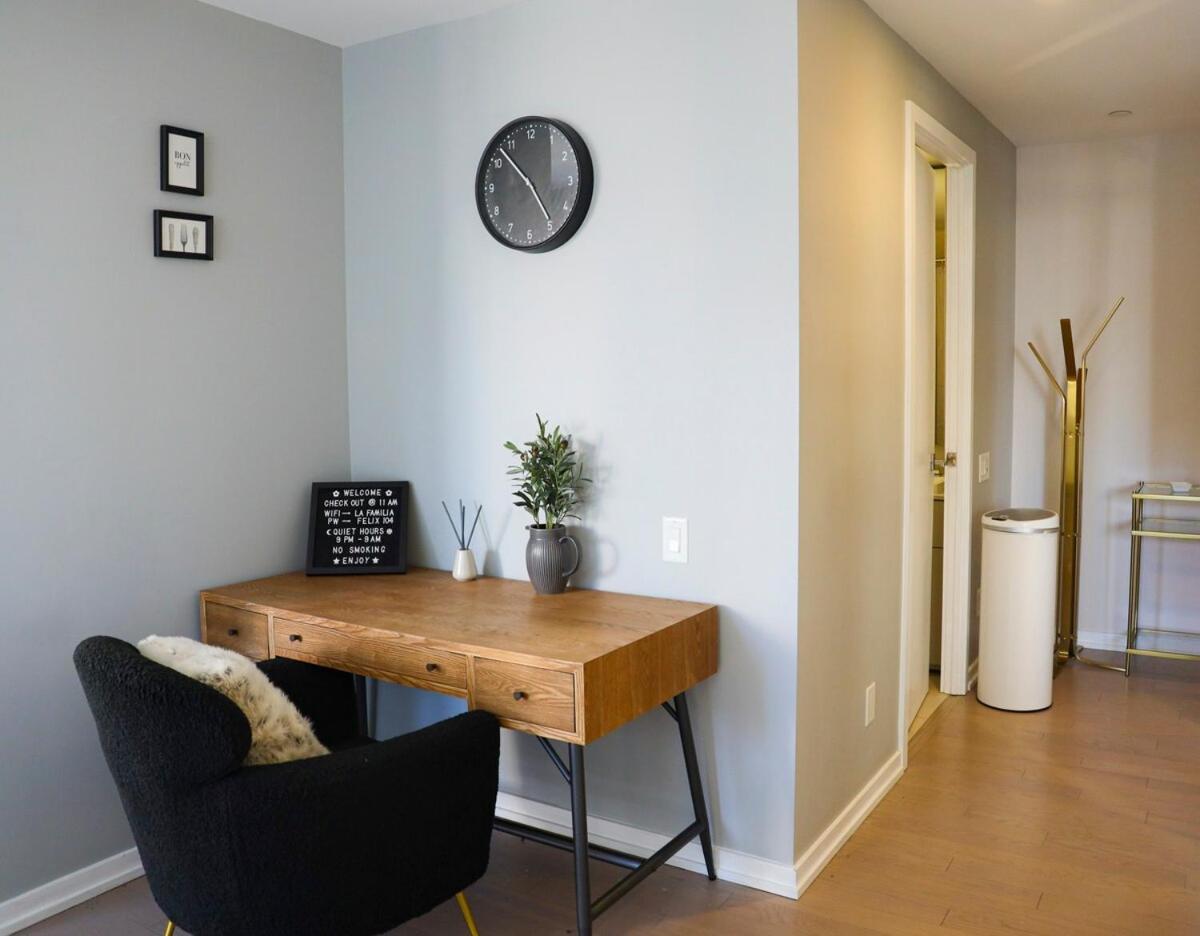 Stunning In Downtown Perfect For Businesses Trips And Small Families Toronto
