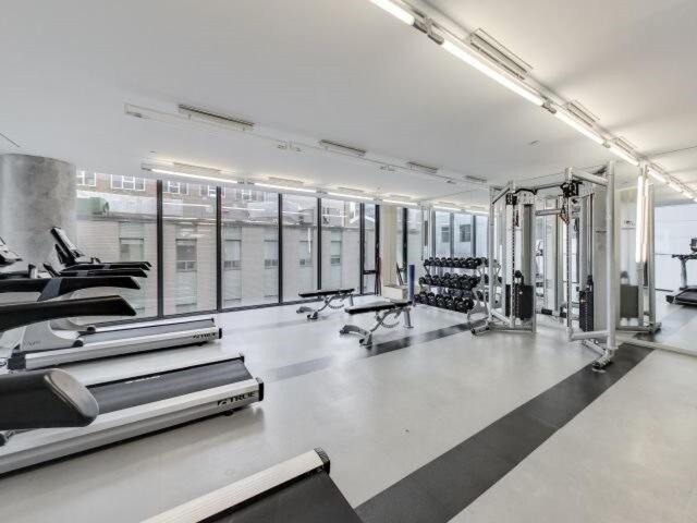 Stunning In Downtown Perfect For Businesses Trips And Small Families