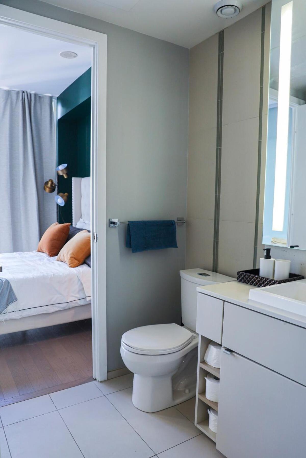 Apartment Stunning In Downtown Perfect For Businesses Trips And Small Families Toronto