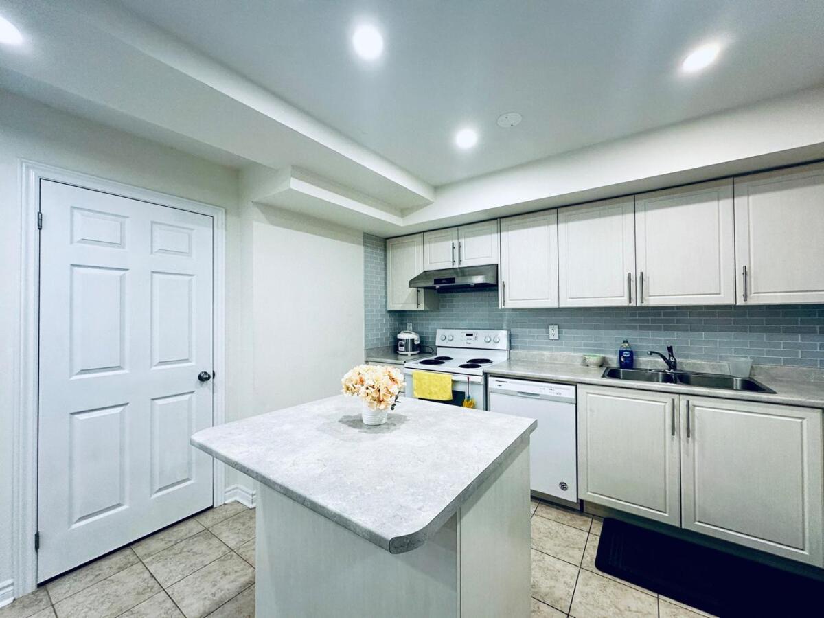 Apartment Peaceful And Cozy Vacation Close To 401 And 404 Toronto