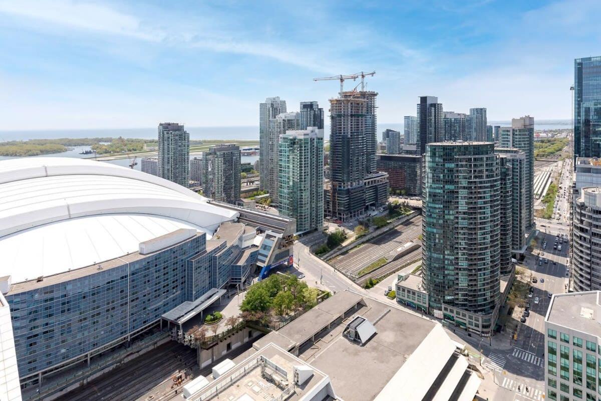 5 Star Location Mtcc Rogers Centre Parking *