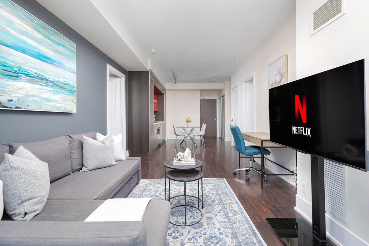 5 Star Location Mtcc Rogers Centre Parking Apartment *