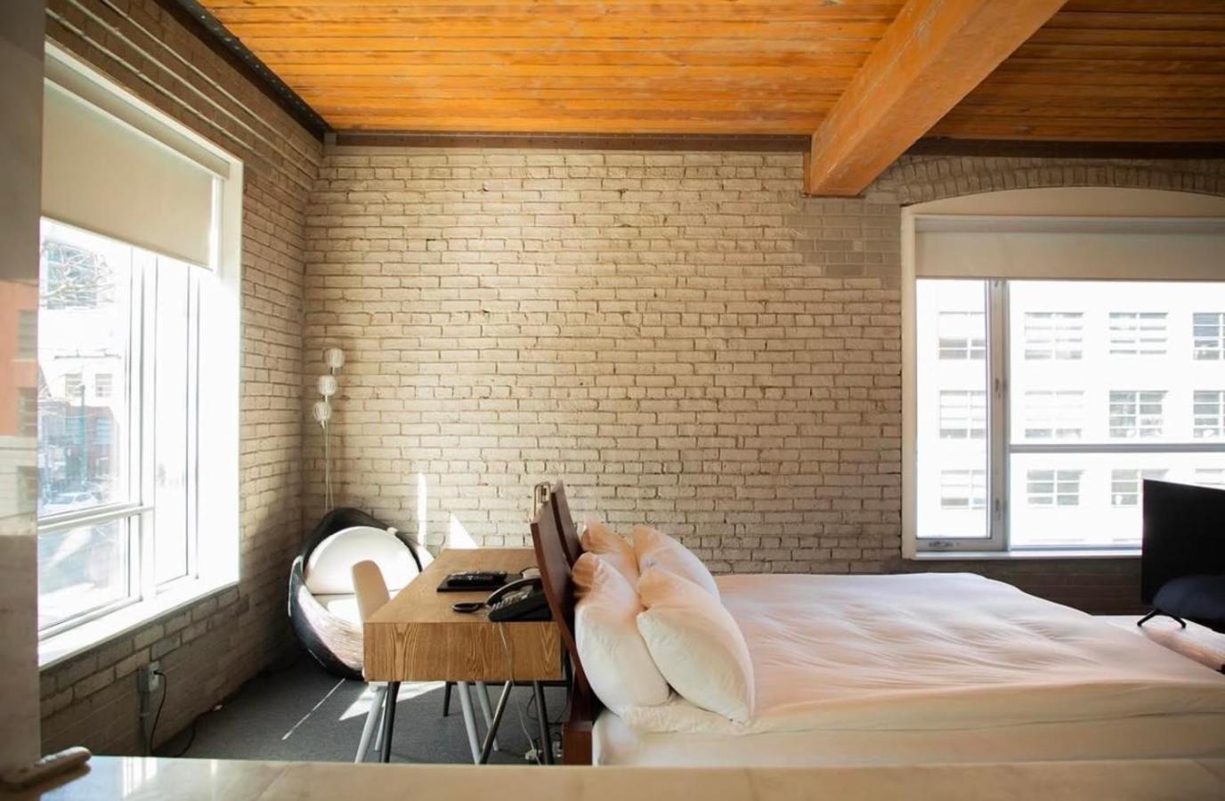 Ocho Hotel