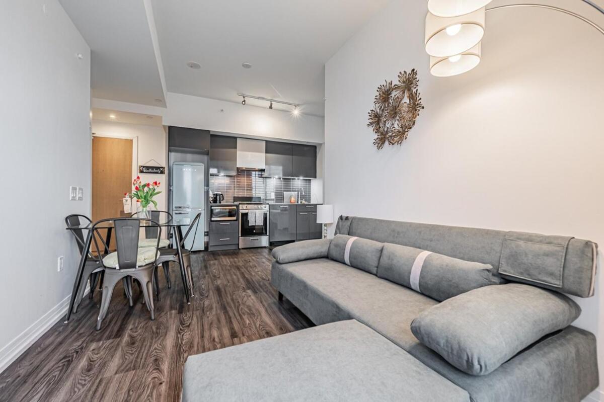 Apartment 2br Close To Eaton Center