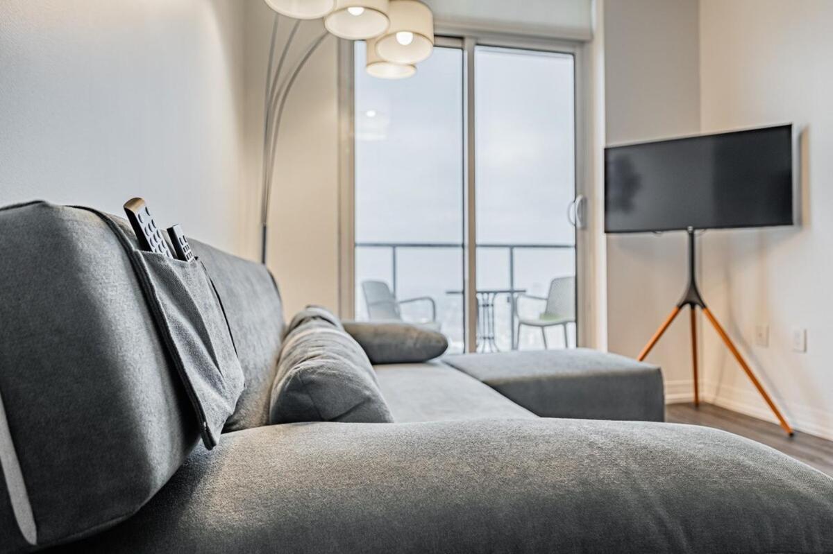 Apartment 2br Close To Eaton Center