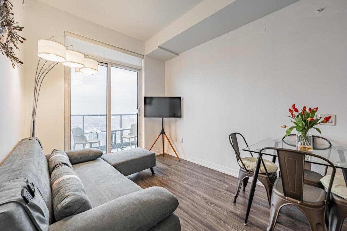 2br Close To Eaton Center Apartment Toronto