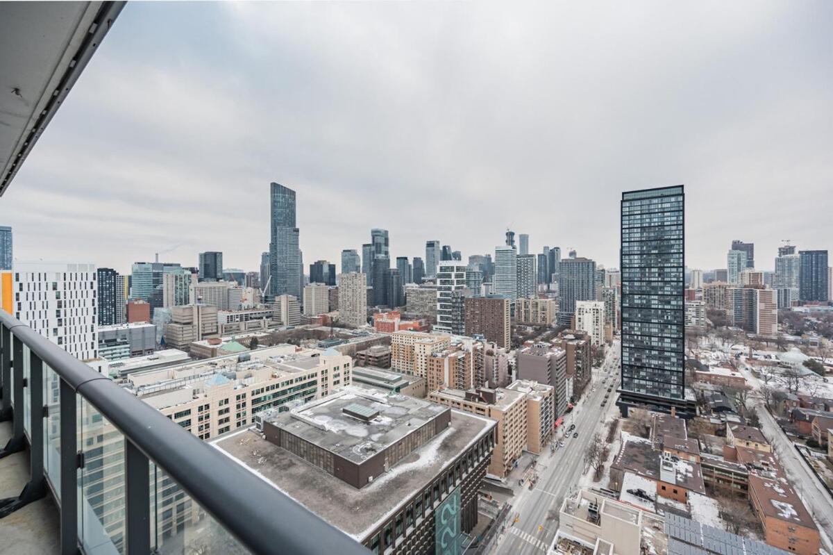 Apartment 2br Close To Eaton Center Toronto