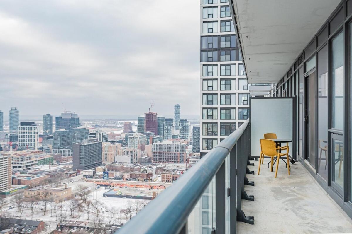 2br Close To Eaton Center Apartment *