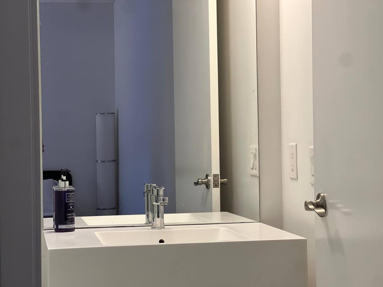 The Monarch Suites *