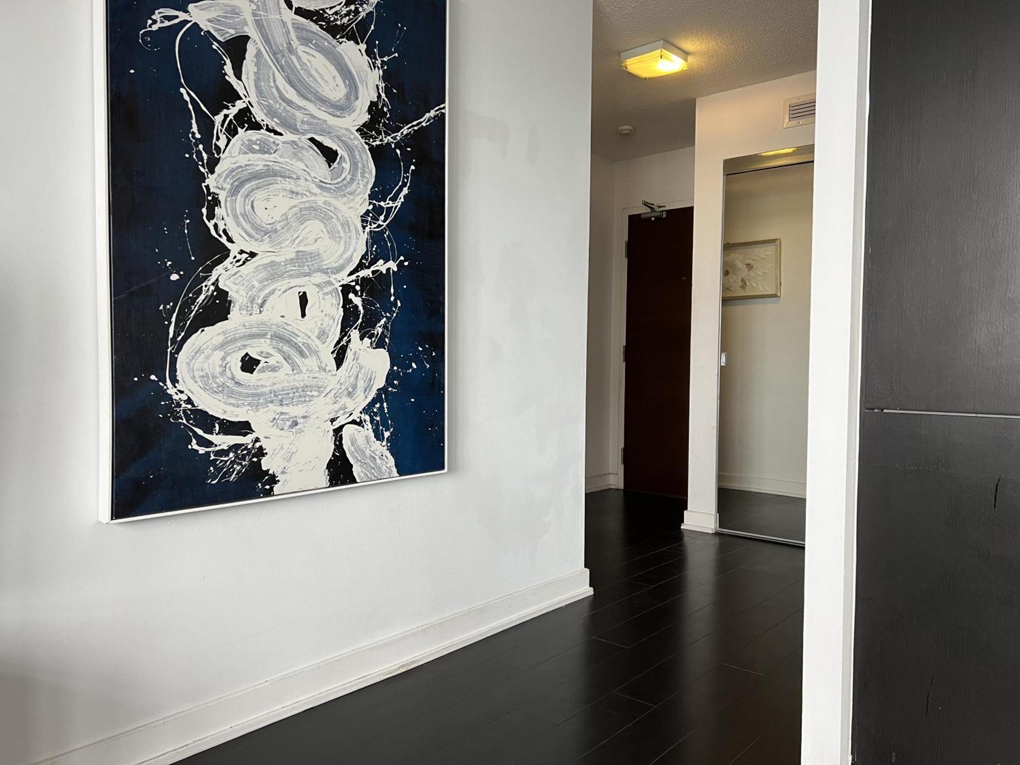 The Monarch Suites Apartment *