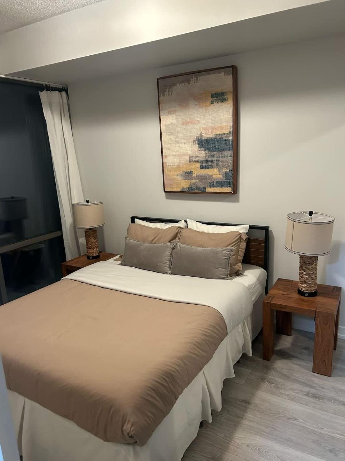 Charming 2bdr 2ba Near Uoft & Yorkville