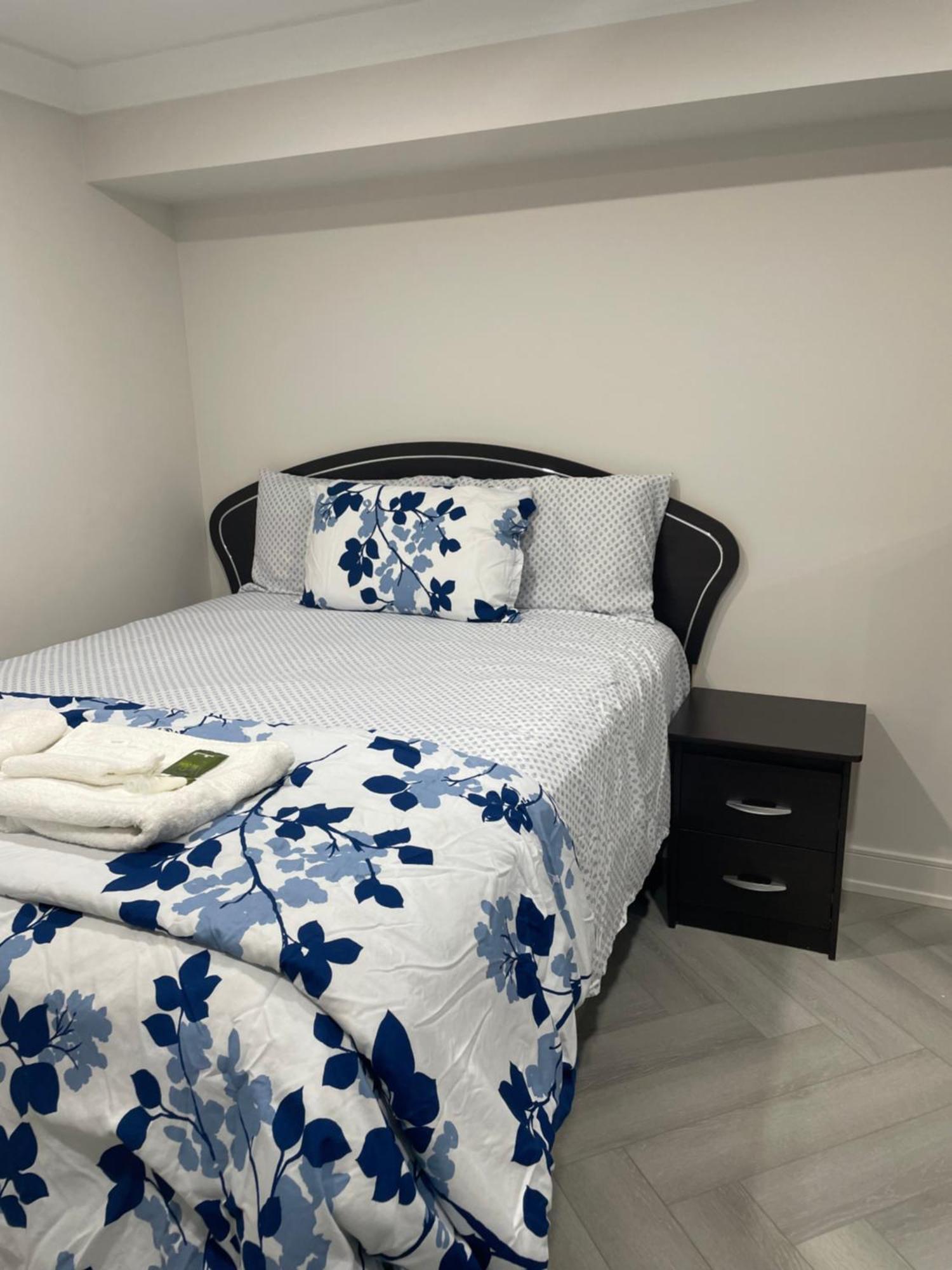 Cozy Basement With Free Parking In * Toronto