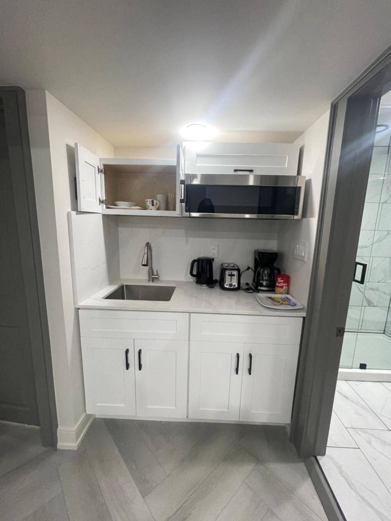 Homestay Cozy Basement With Free Parking In *