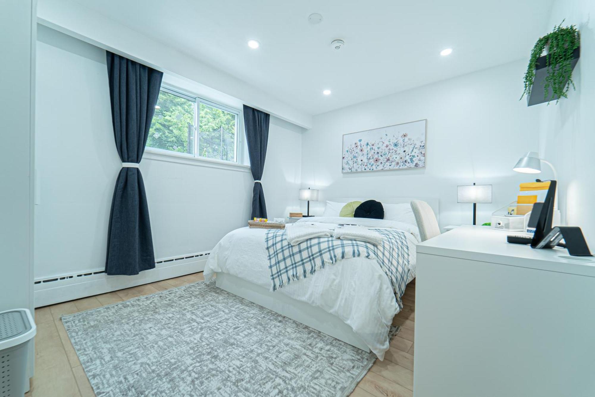 Homestay Cozy Double Private Room, Comfy Bed, Free Parking *