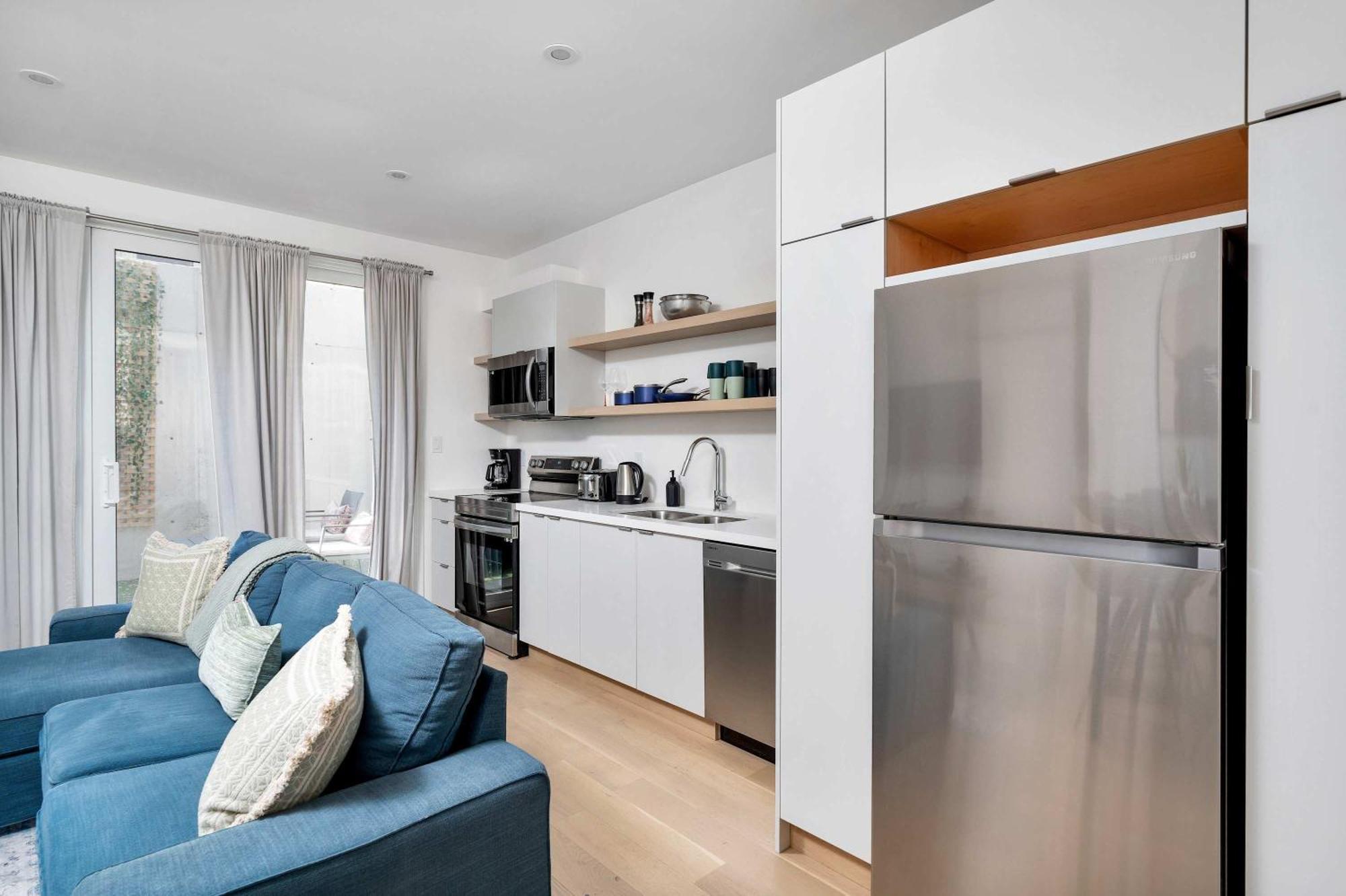 Holiday home Luxury 2-bedroom Oasis At College & Bathurst *
