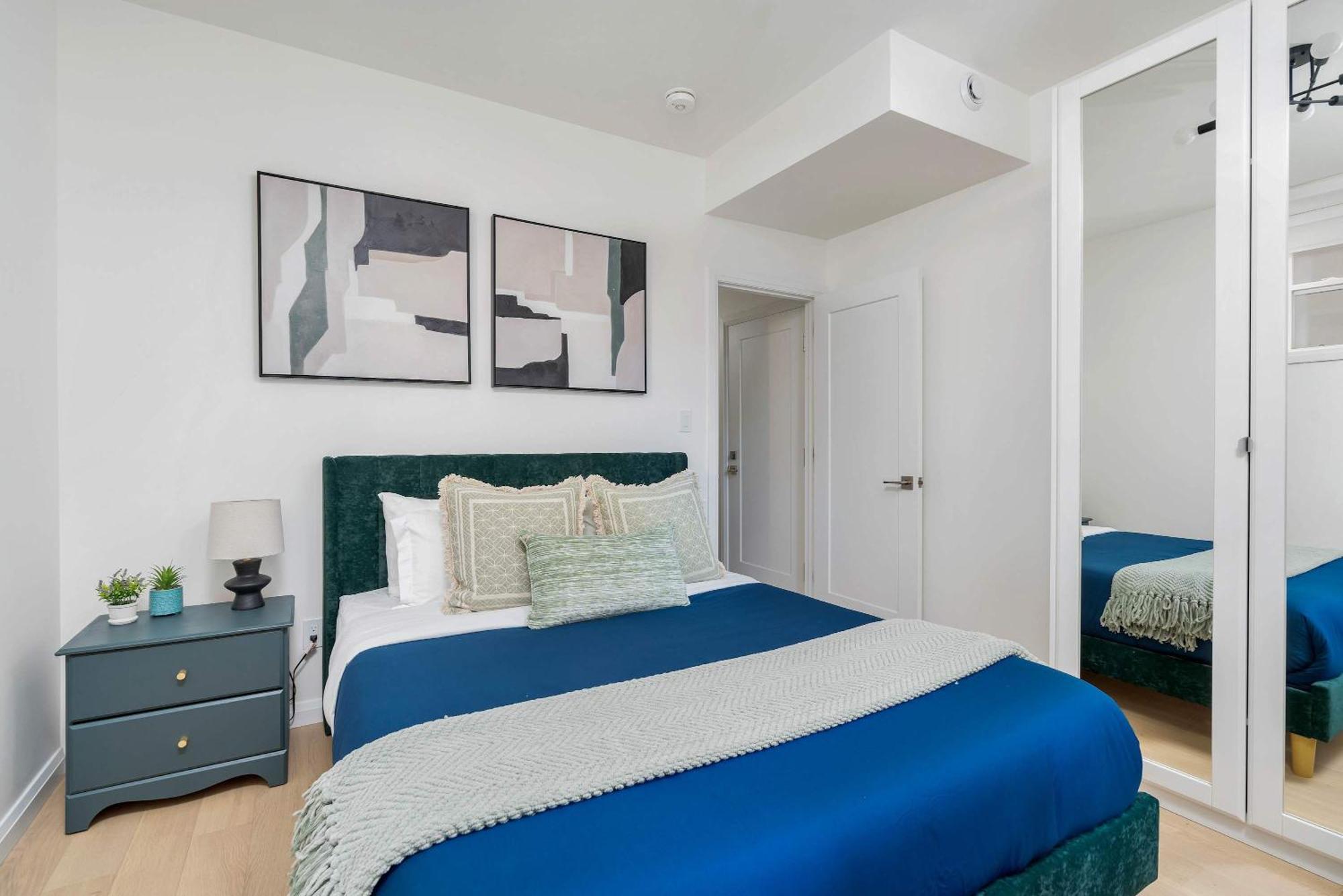Holiday home Luxury 2-bedroom Oasis At College & Bathurst *