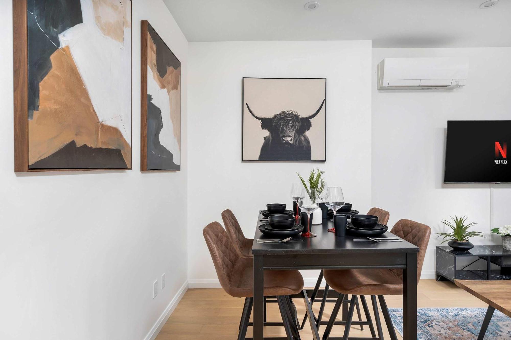 Holiday home Luxury 2-bedroom Oasis At College & Bathurst Toronto