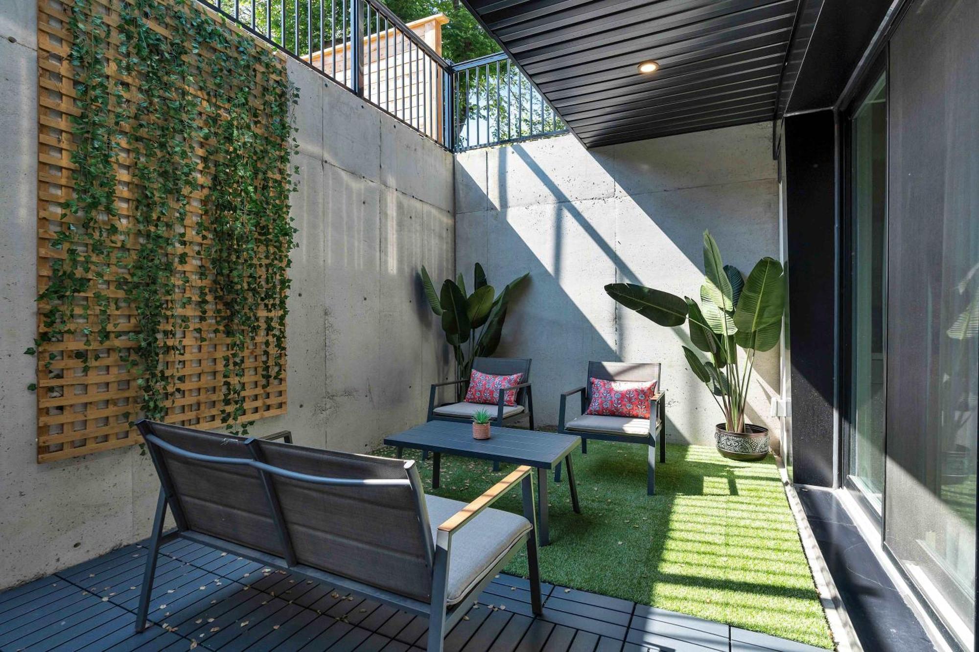 Holiday home Luxury 2-bedroom Oasis At College & Bathurst
