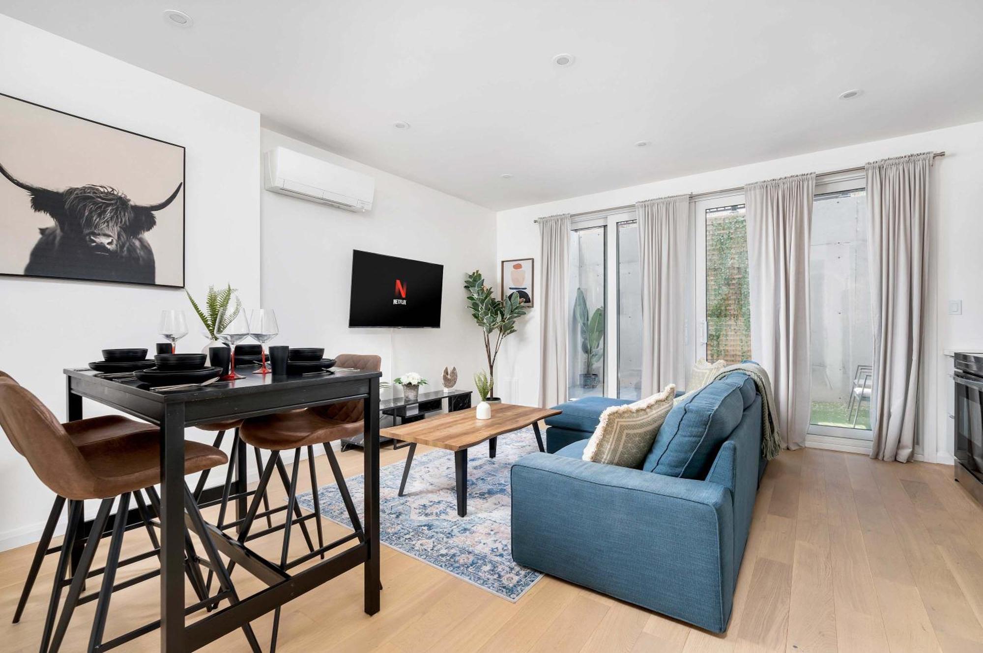Holiday home Luxury 2-bedroom Oasis At College & Bathurst