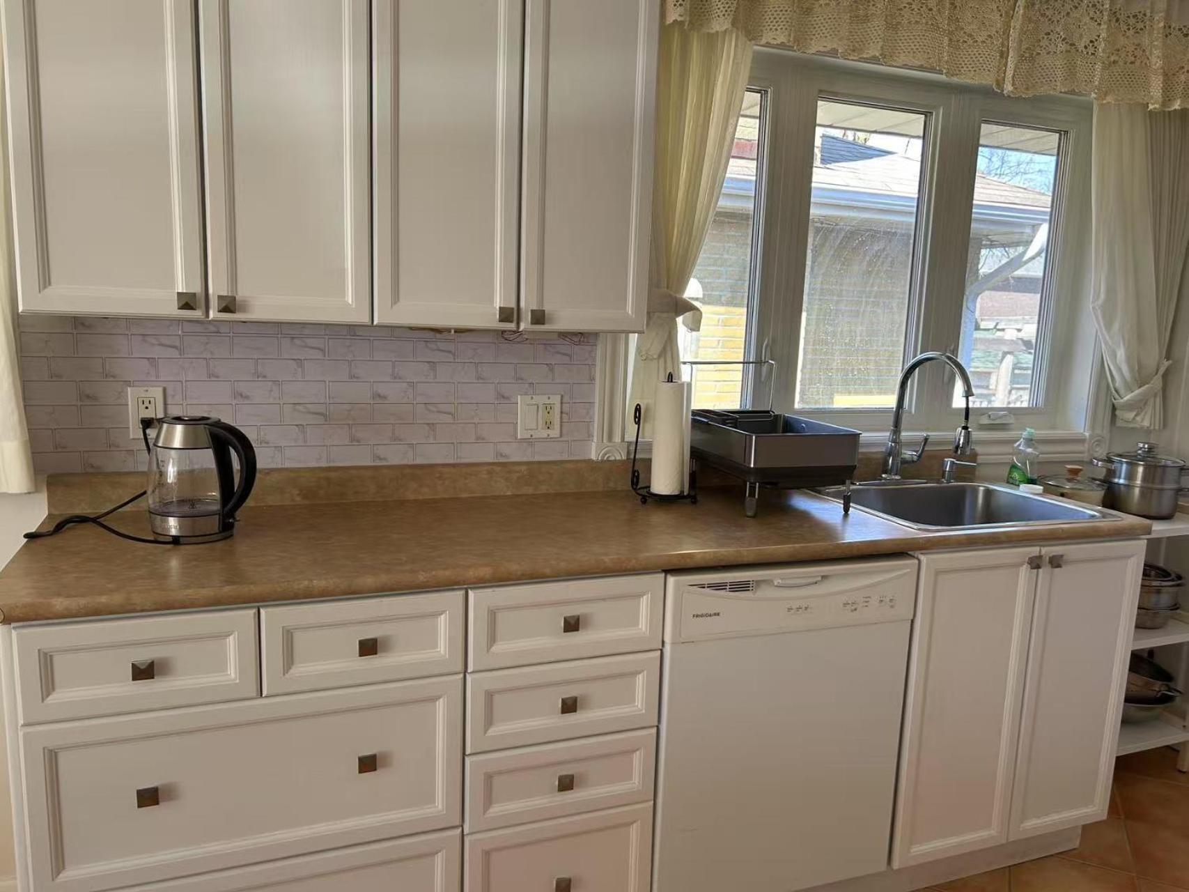Guest house Private Double In Scarborough Near Ttc And Shops