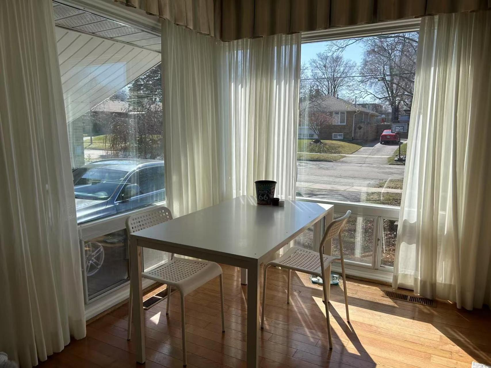 Guest house Private Double In Scarborough Near Ttc And Shops *