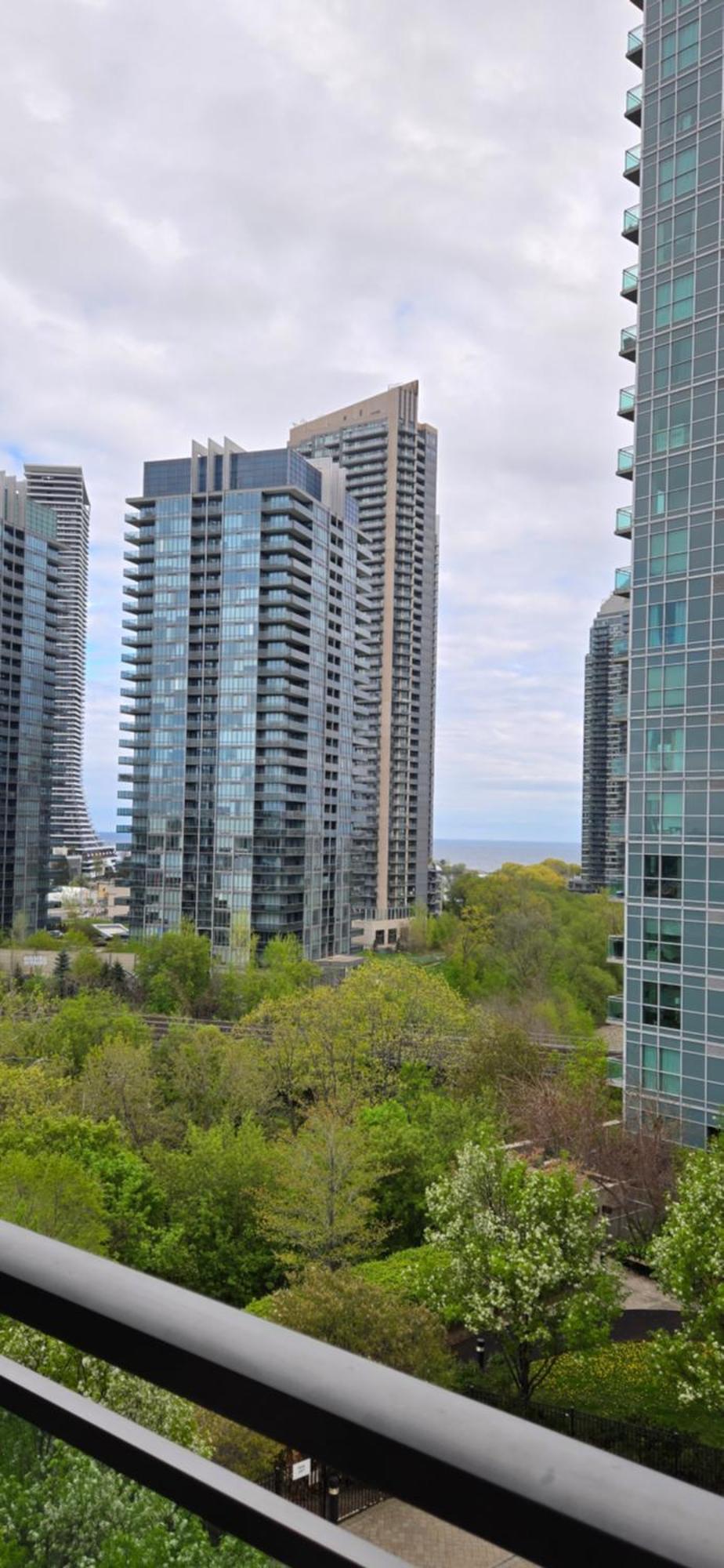 Lovely Near Ontario Apartment