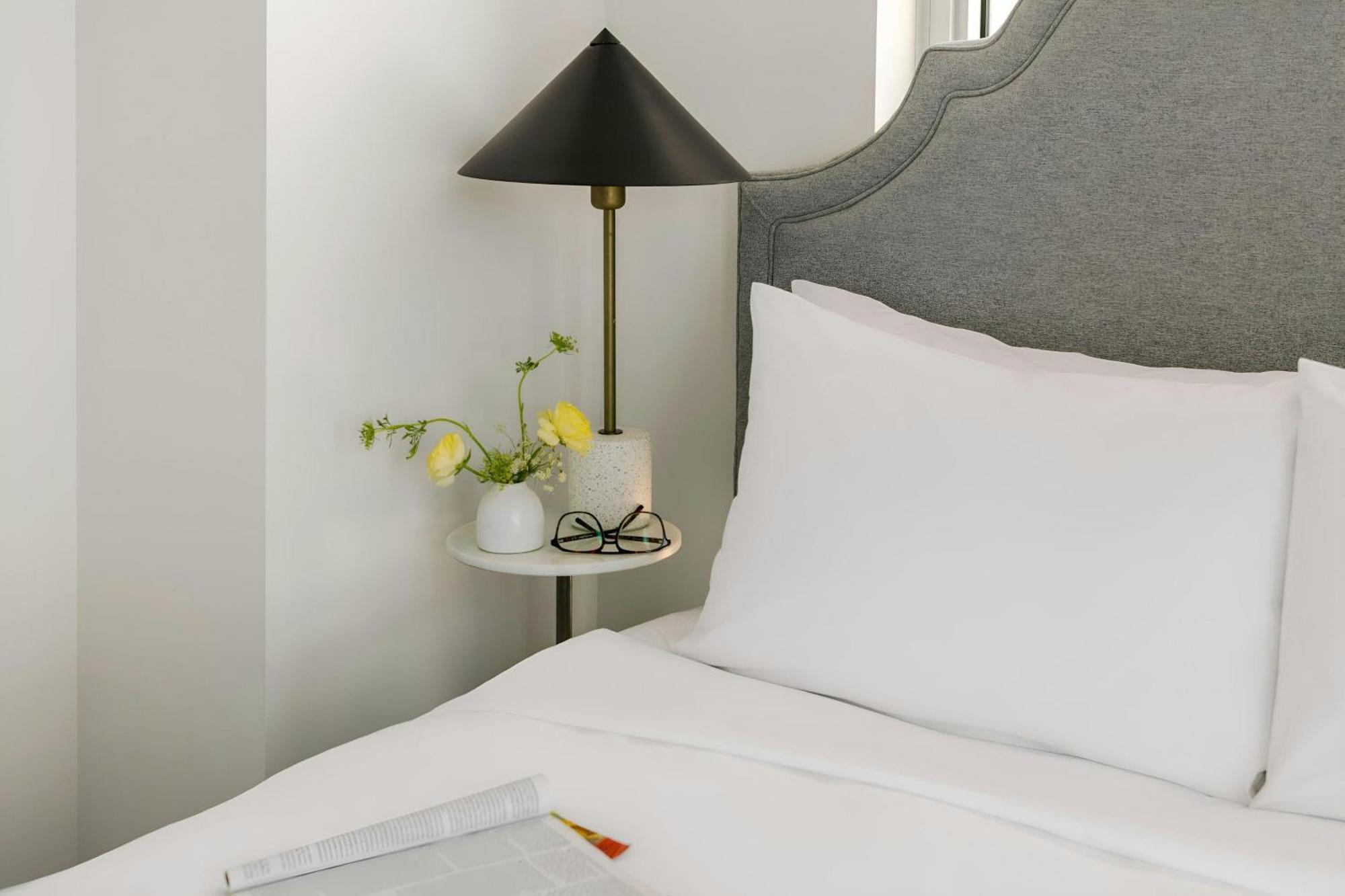 Sonder By Marriott Bonvoy Artesa West Queen West Toronto
