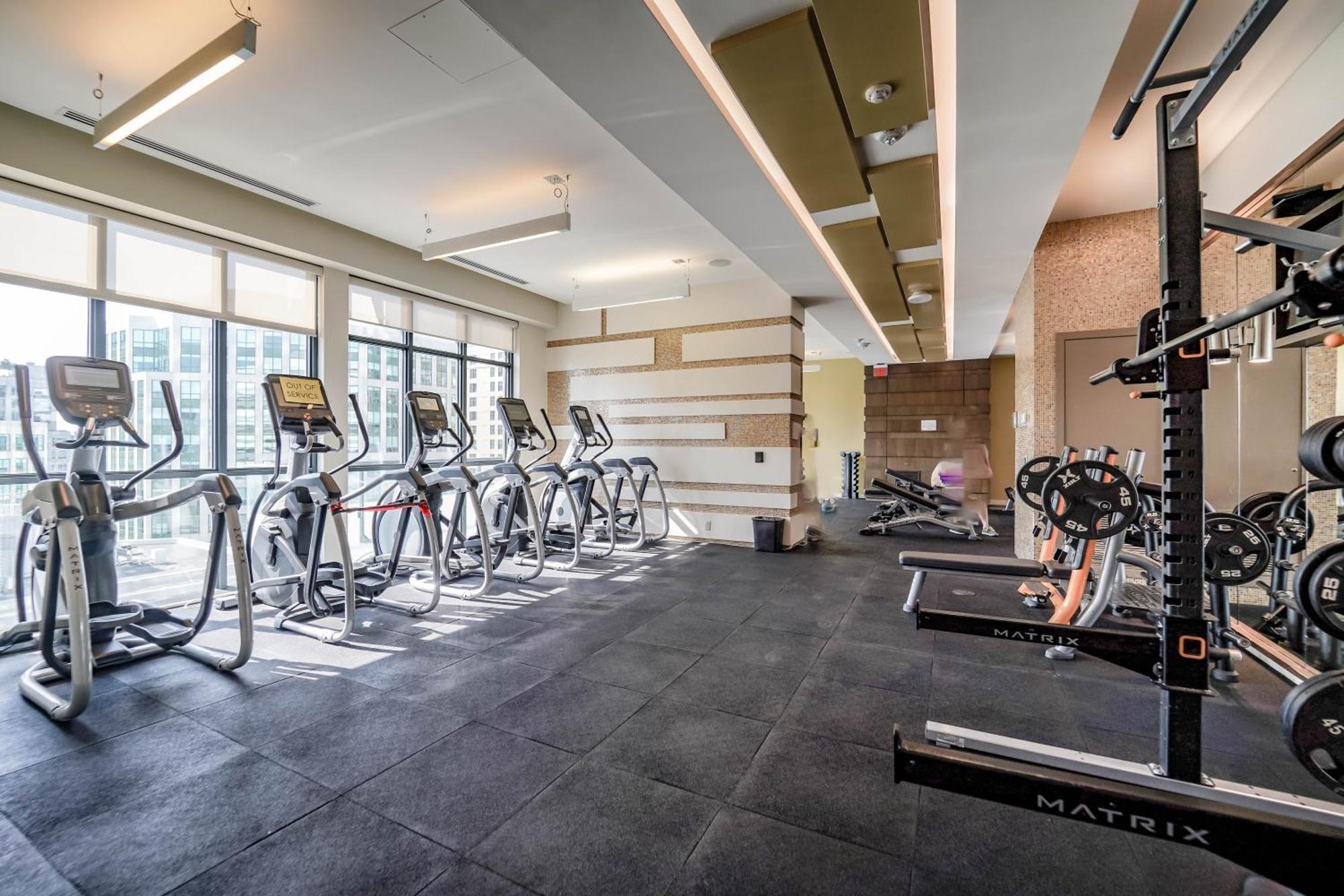 Rhd Luxury Condos-downtown, Cn Tower, Metro Convention Centre, Rogers Centre, Free Parking Toronto