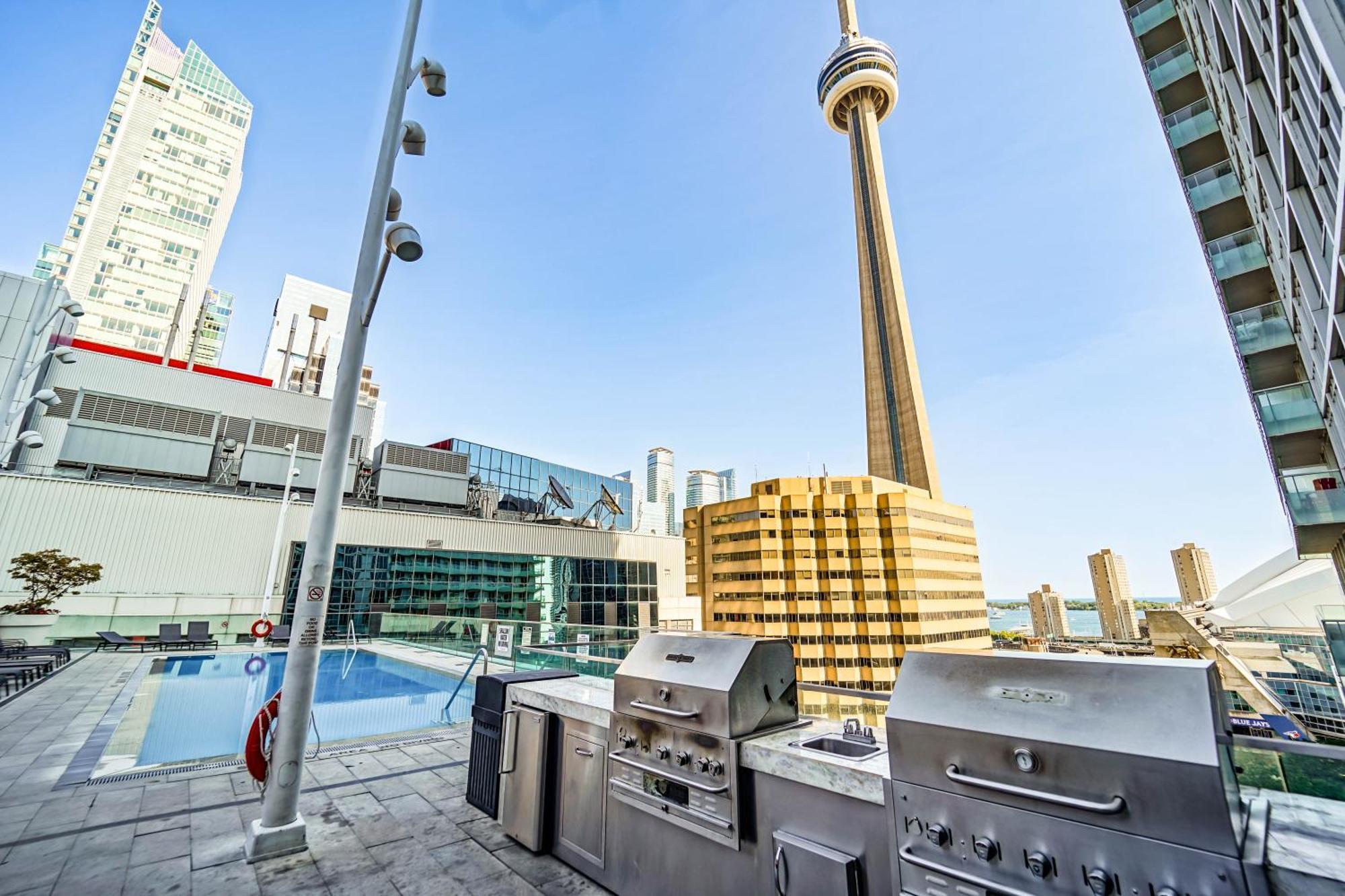 Rhd Luxury Condos-downtown, Cn Tower, Metro Convention Centre, Rogers Centre, Free Parking Apartment