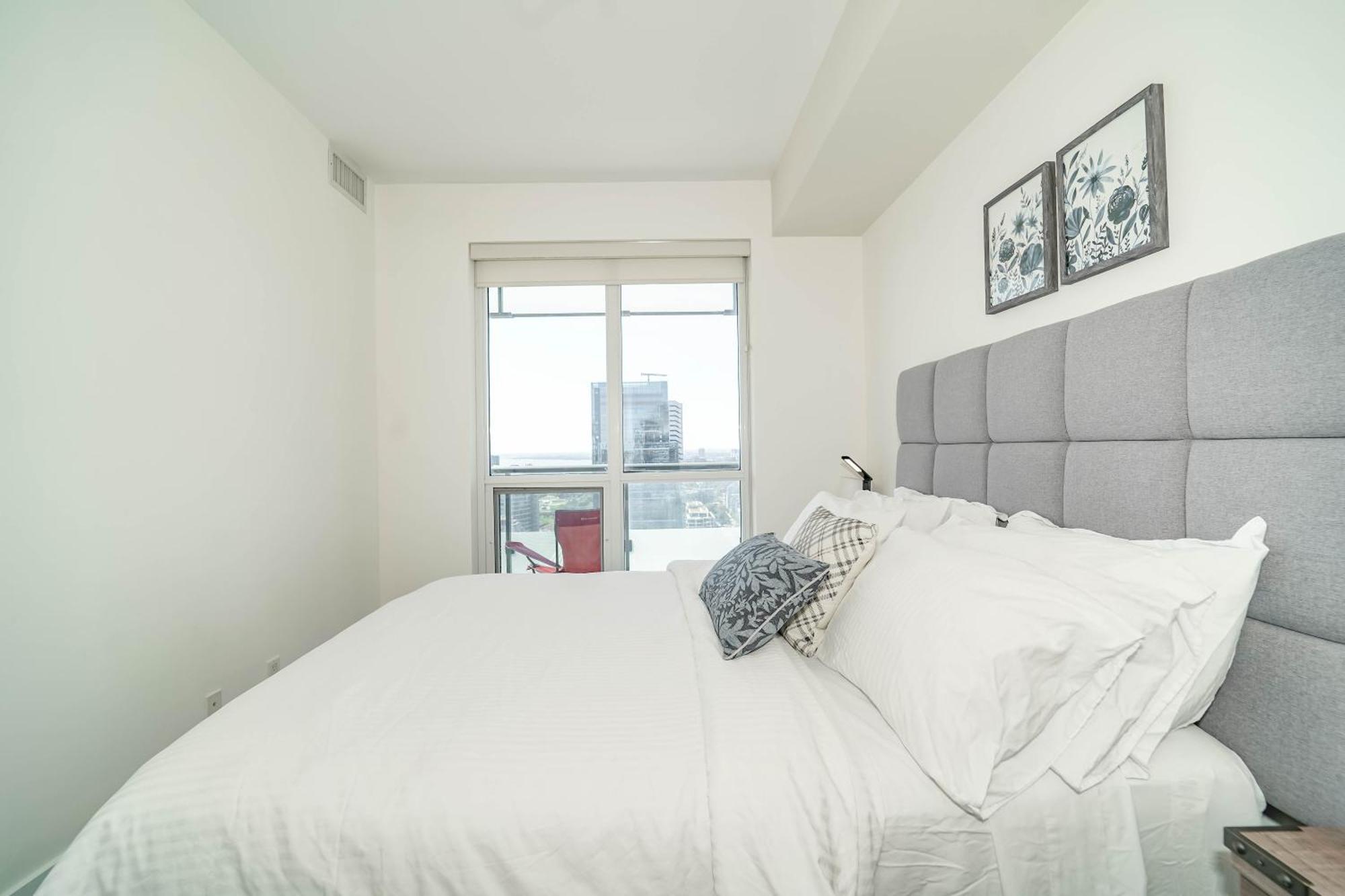 Rhd Luxury Condos-downtown, Cn Tower, Metro Convention Centre, Rogers Centre, Free Parking Apartment *