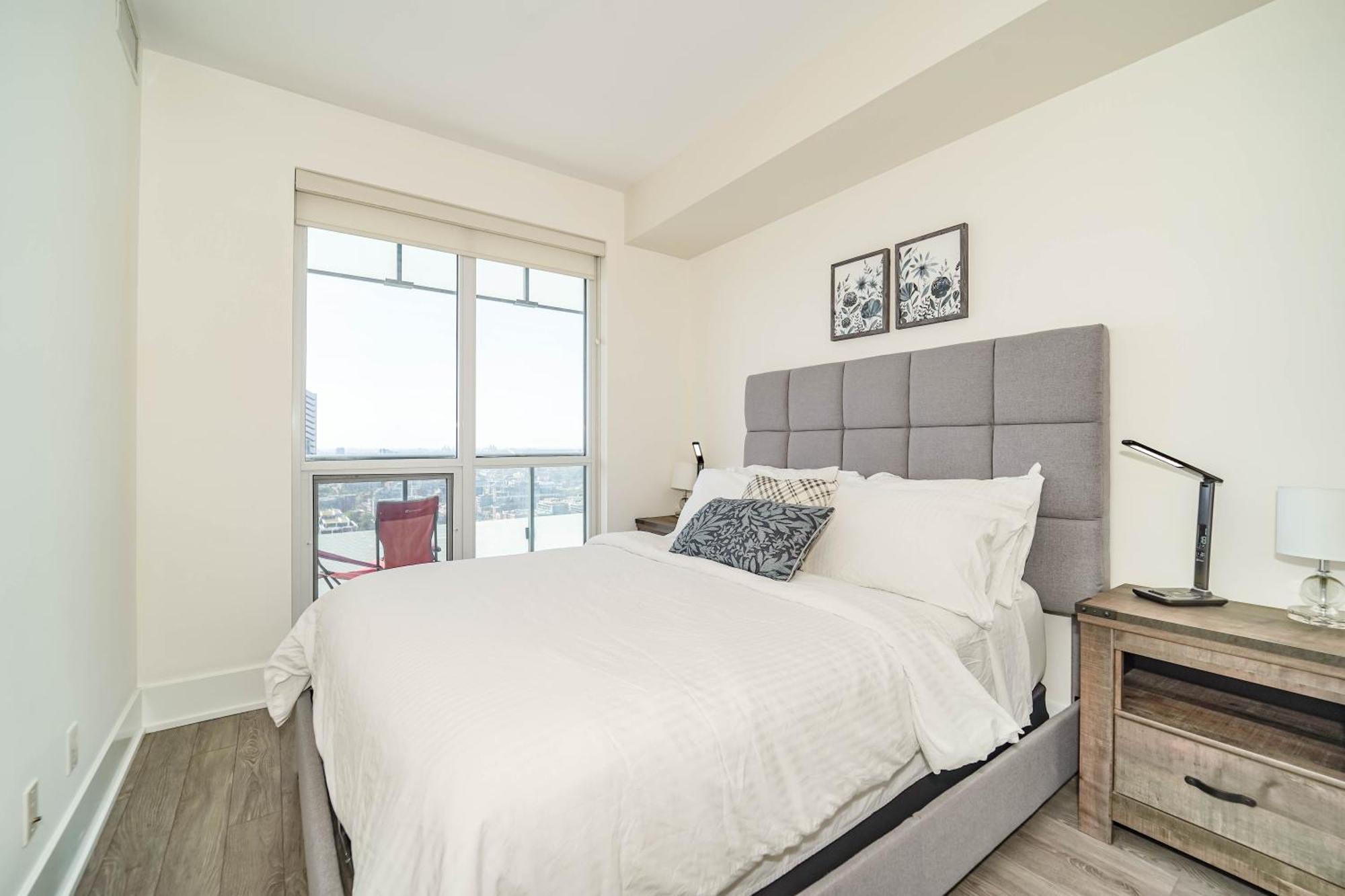 Rhd Luxury Condos-downtown, Cn Tower, Metro Convention Centre, Rogers Centre, Free Parking *