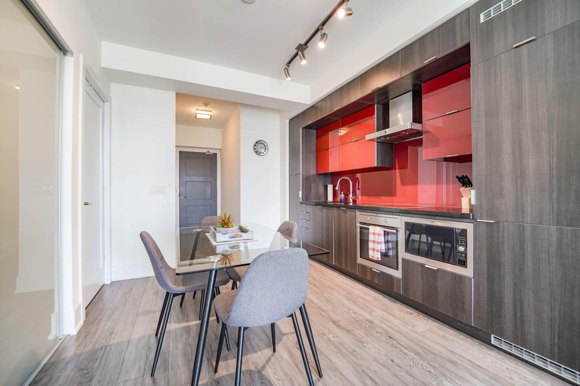 Apartment Rhd Luxury Condos-downtown, Cn Tower, Metro Convention Centre, Rogers Centre, Free Parking
