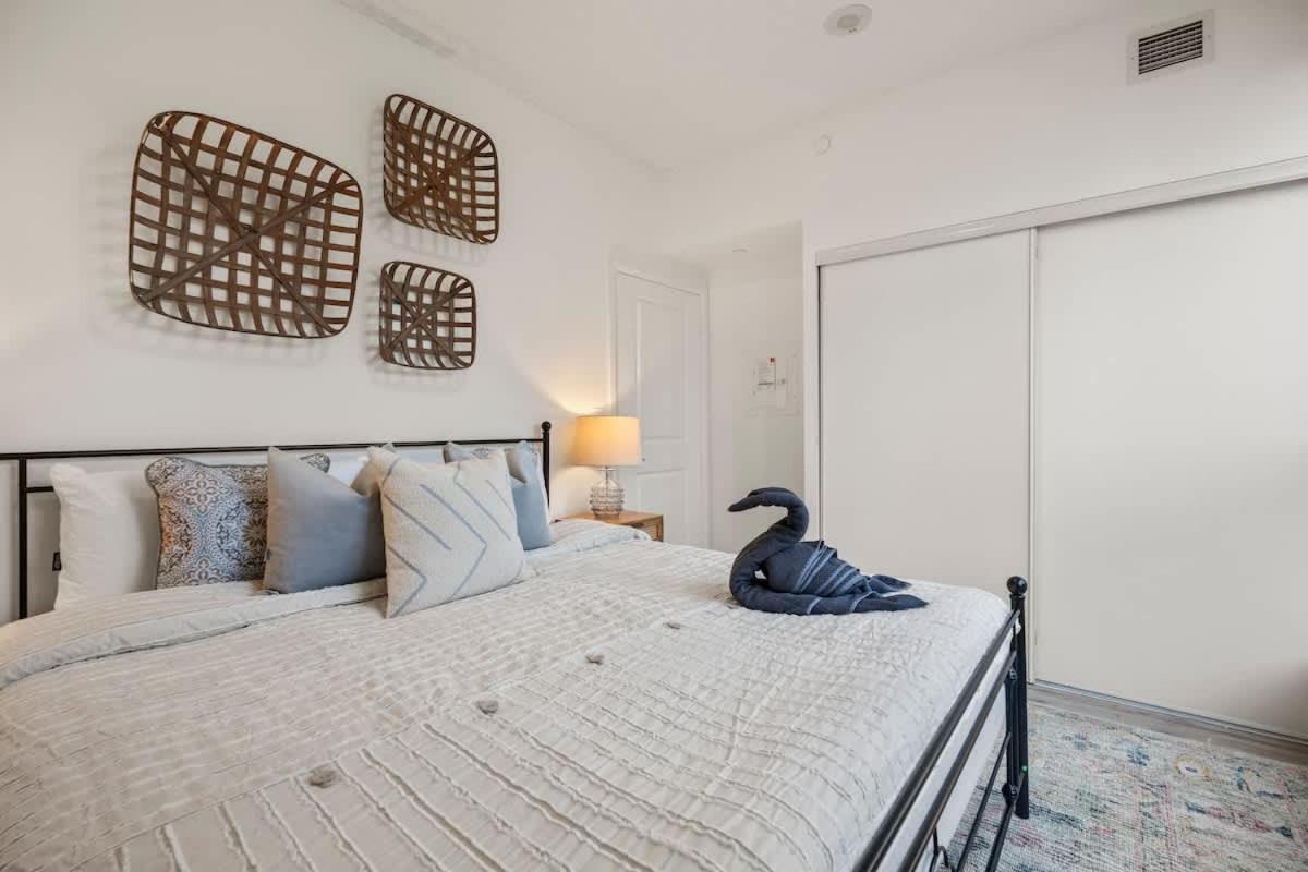 Apartment Charming With Private Terrace In Etobicoke Toronto