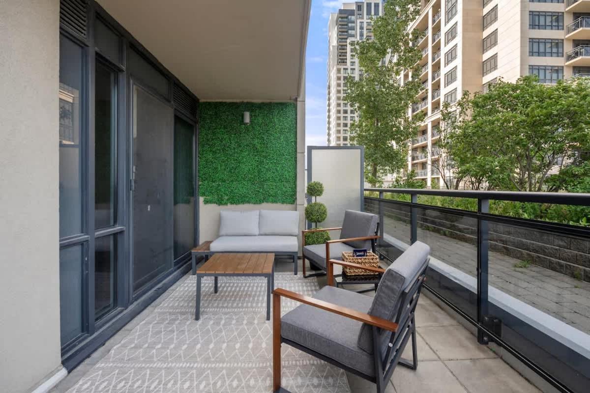 Charming With Private Terrace In Etobicoke *