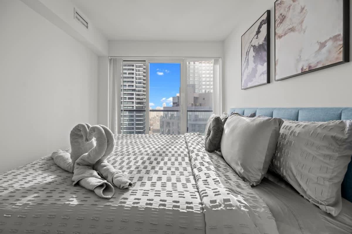 Royal Retreat 1b In Downtown Yorkville *