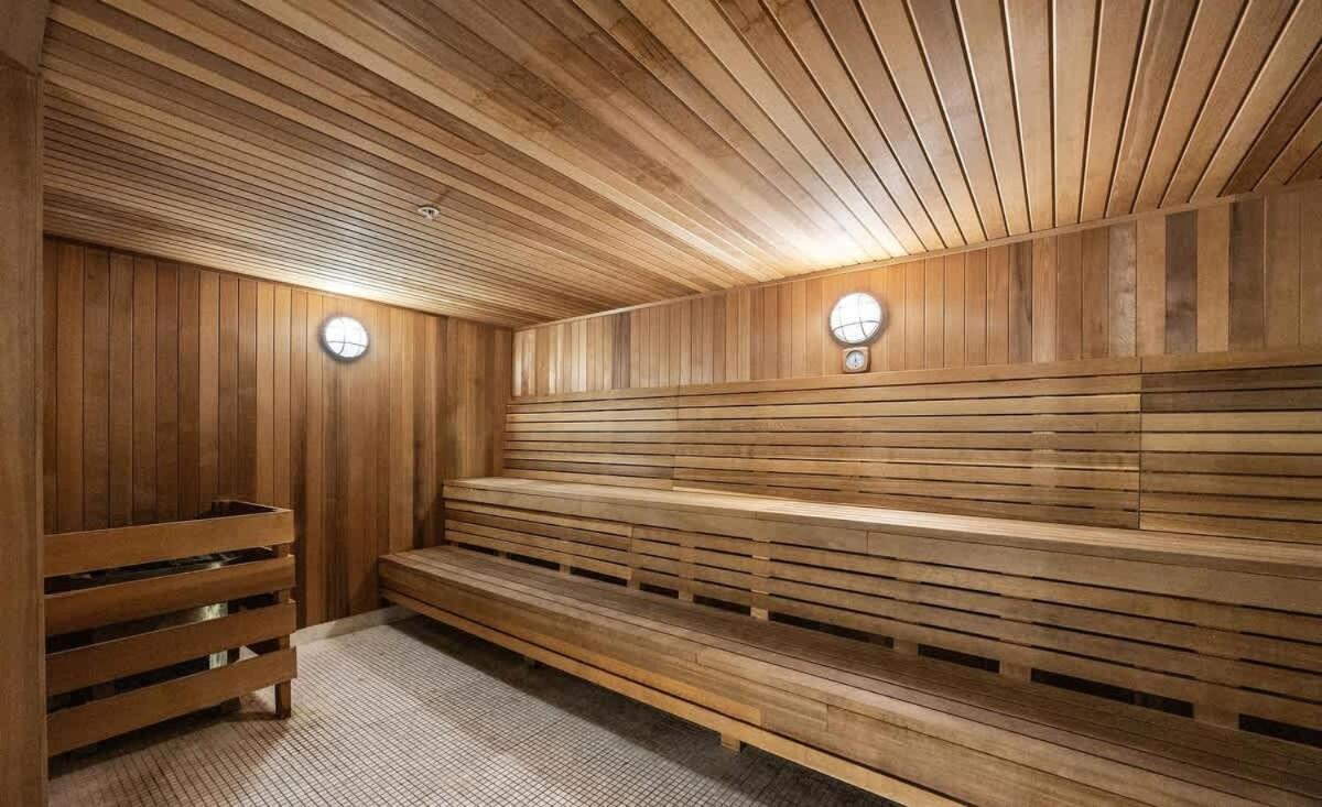Royal Retreat 1b In Downtown Yorkville * Toronto