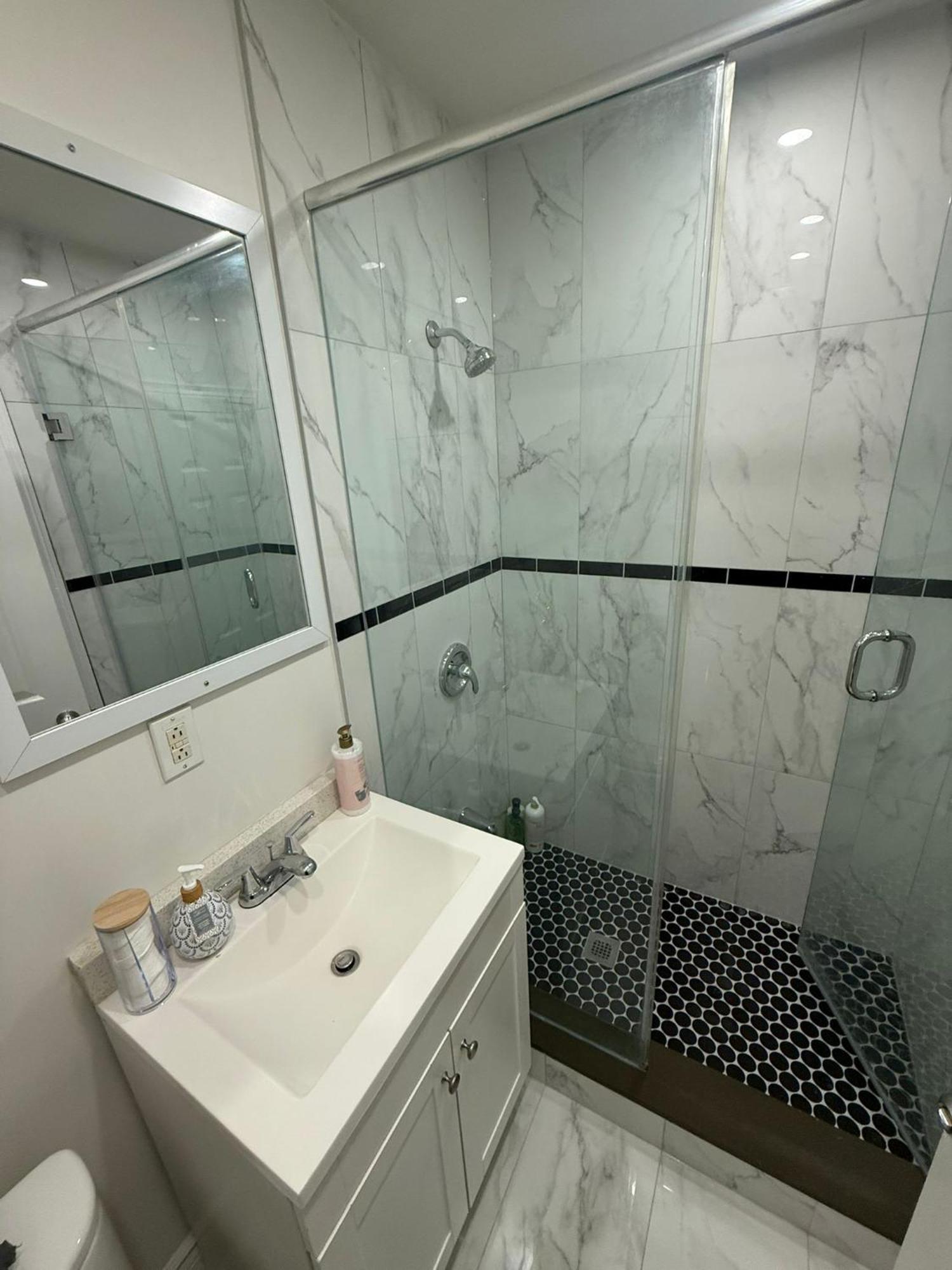 Queen-king St With Private Patio- Unbeatable Location Privatunterkunft Toronto