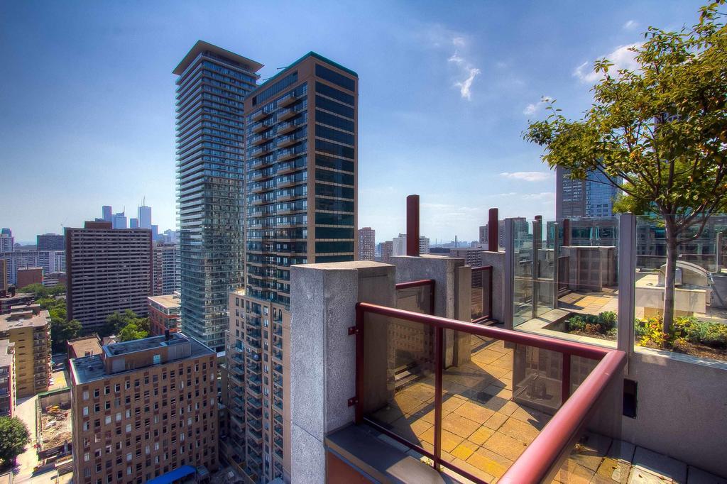 Sky Yorkville 4*